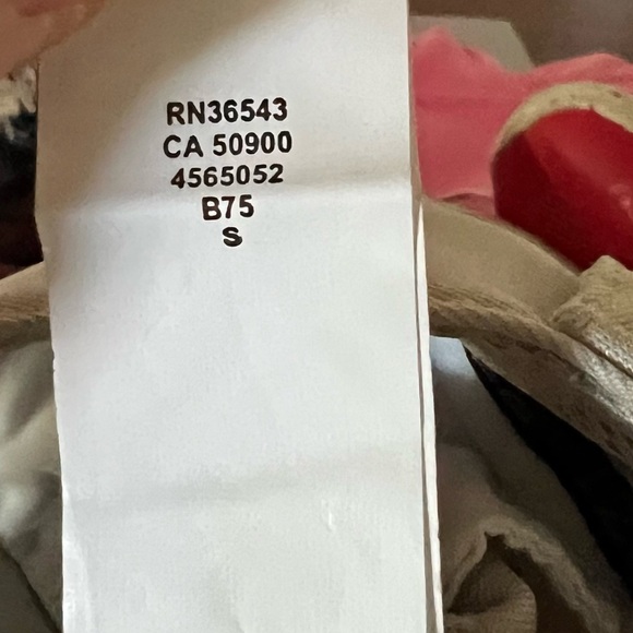 IZod Golf Beige Khaki Extreme Function Shorts W32 - Picture 11 of 11